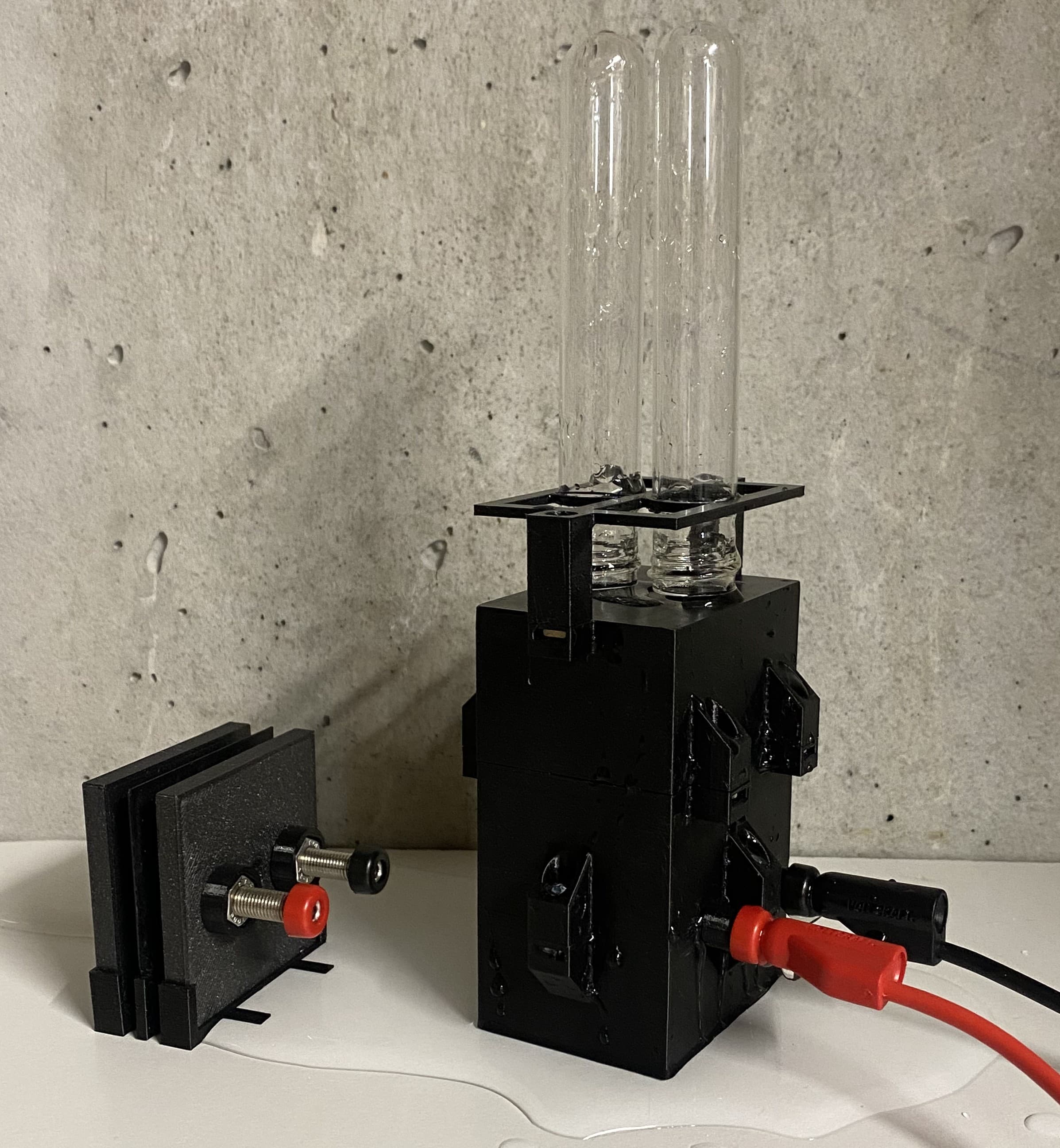3D-gedruckter Elektrolyseur mit Elektrolysekonstruktion im MINT-Unterricht